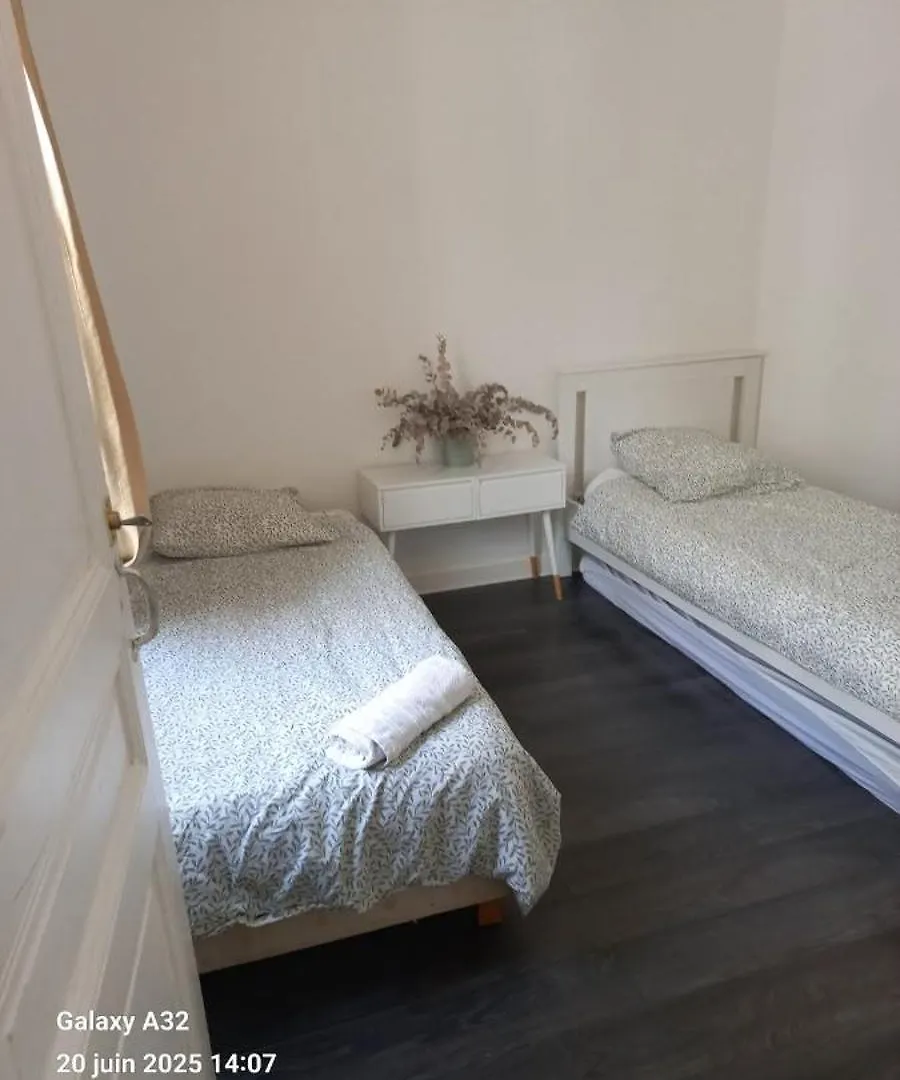 Daire Fastrentbnb Appartement Complet Paris Crimee